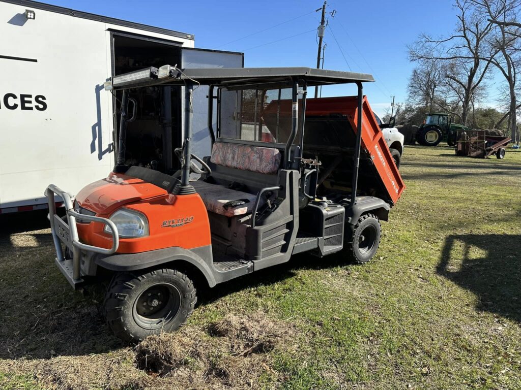 Skid steer loader repair service in East Texas