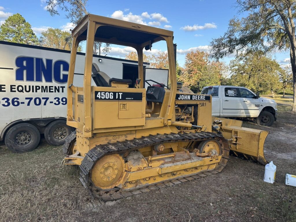 Bulldozer heavy equipment repair service in East Texas