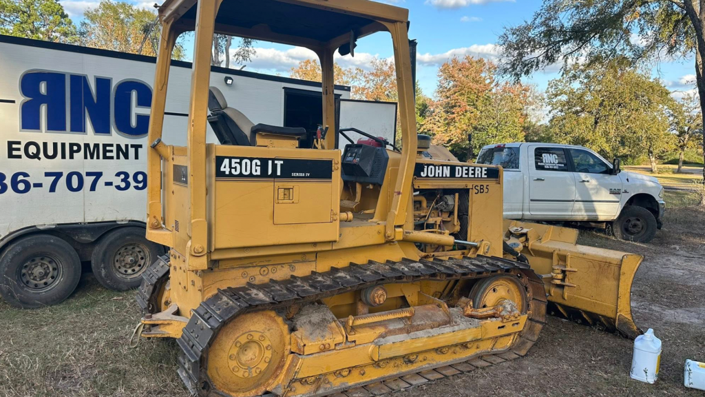 Bulldozer repair and maintenance service in East Texas